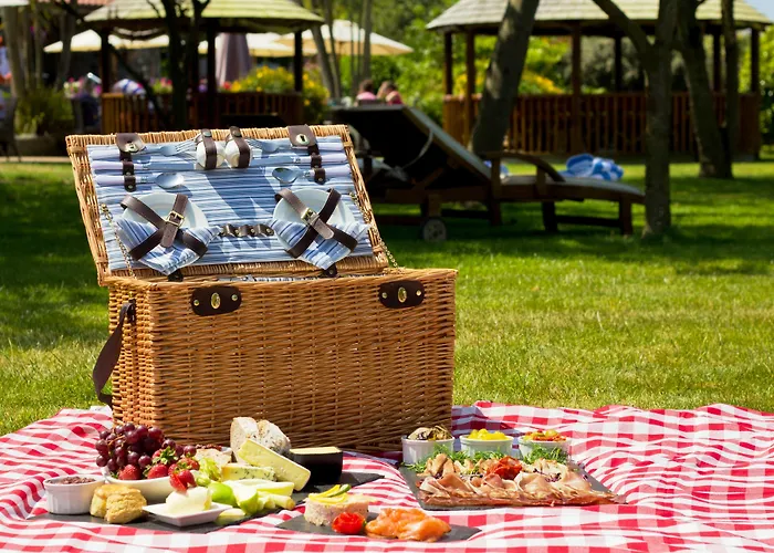 The Farmhouse Hotel And Restaurant