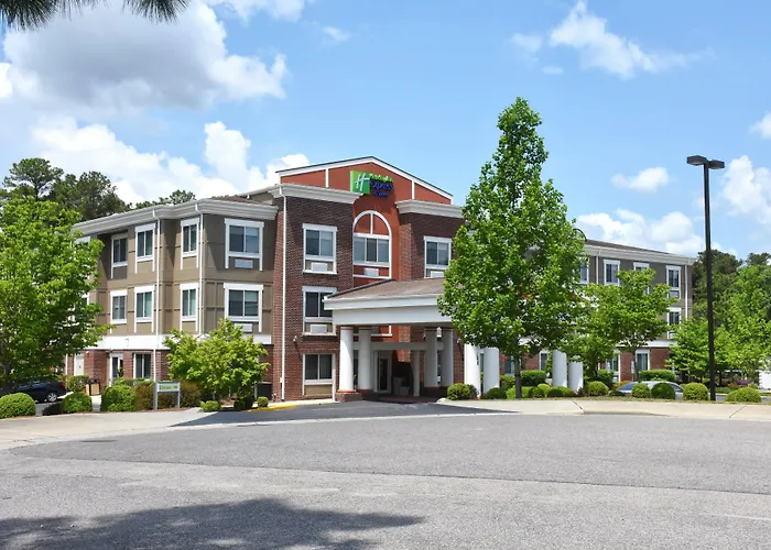 Holiday Inn Express & Suites Southern Pines-Pinehurst Area By Ihg