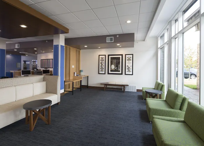 Holiday Inn Express Hotel & Suites Bay City By Ihg