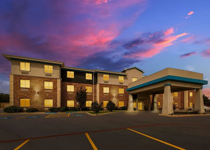 Best Western Plus Bowie Inn & Suites