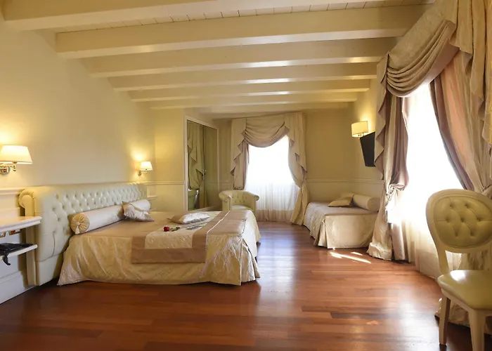 Suite Hotel Santa Chiara
