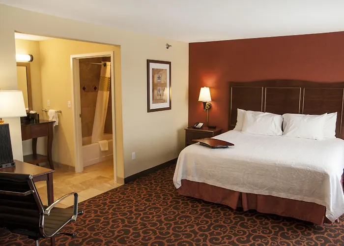 Hampton Inn & Suites Watertown