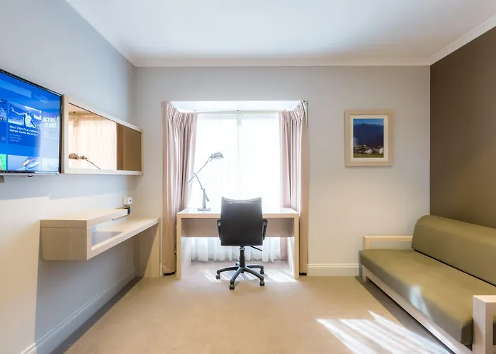 The Waverley International Hotel