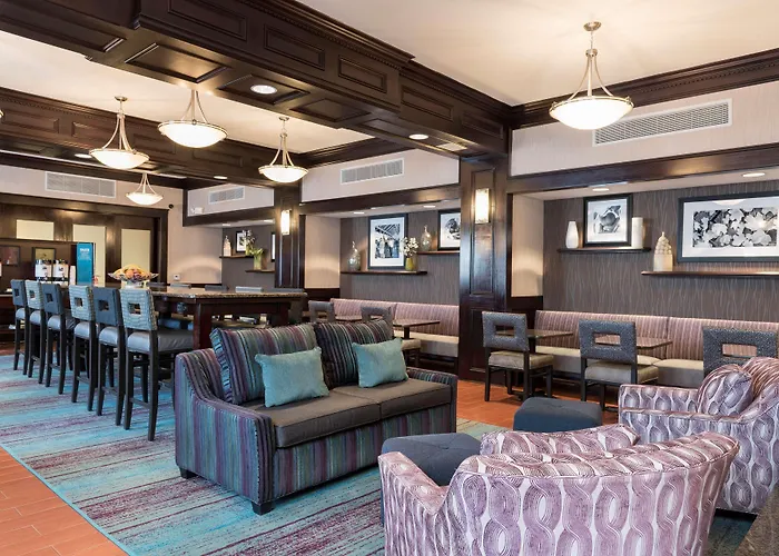 Hampton Inn Detroit Roseville