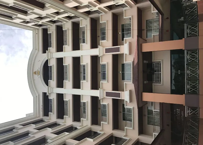 Convenient Grand Plus Hotel Suvarnabhumi