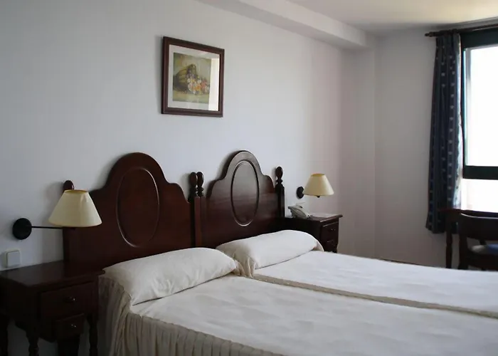 Hotel Tugasa Arco De La Villa