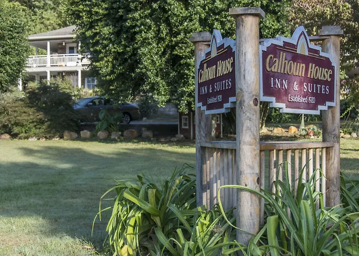 Calhoun House Inn & Suites Bryson City