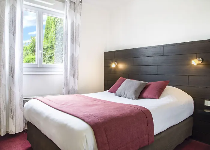 The Originals City, Hôtel du Château, Pontivy (Inter-Hotel)