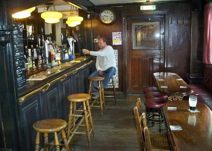 Nelson And Railway Inn