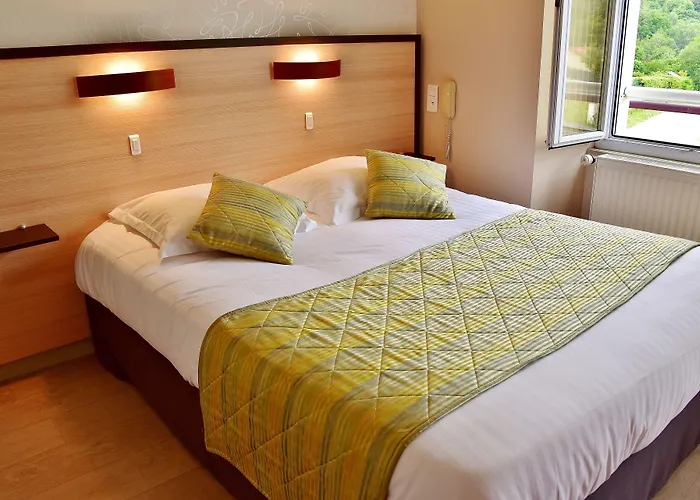Logis Hôtel Bellevue