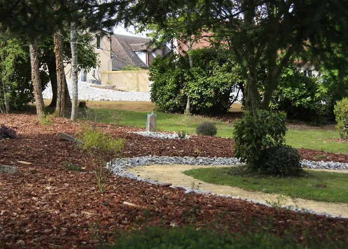 Hôtel&Restaurant - Le Manoir des Cèdres - piscine chauffée et climatisation