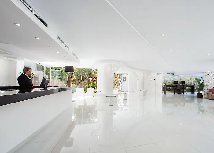 Fergus Style Cala Blanca Suites