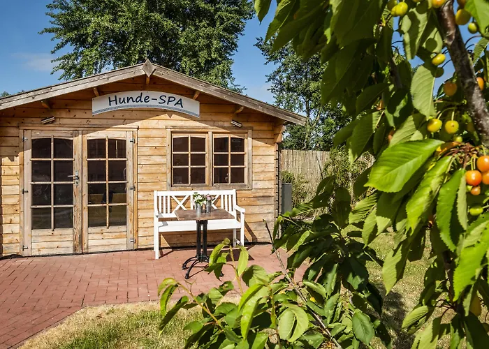 Hotel Pharisaeerhof - Das Hundehotel Auf Nordstrand Mit Restaurant Und Cafe