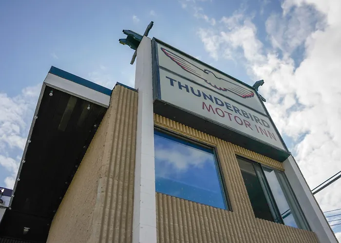 Thunderbird Motor Inn
