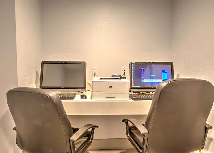 Best Western Plus Media Center Inn & Suites