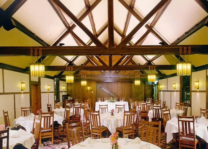 Roycroft Inn