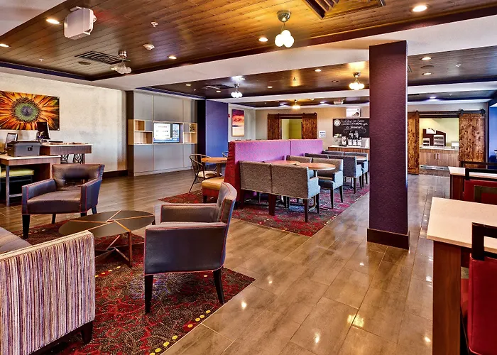 Holiday Inn Express Hutchison By Ihg