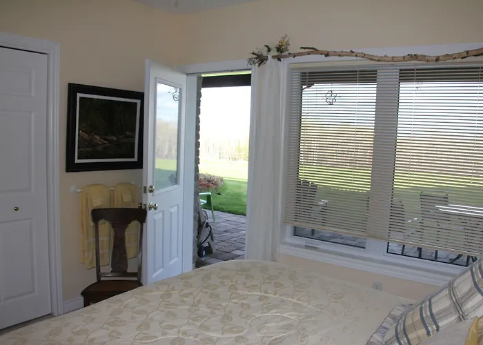 Golden Pathways Retreat B&B