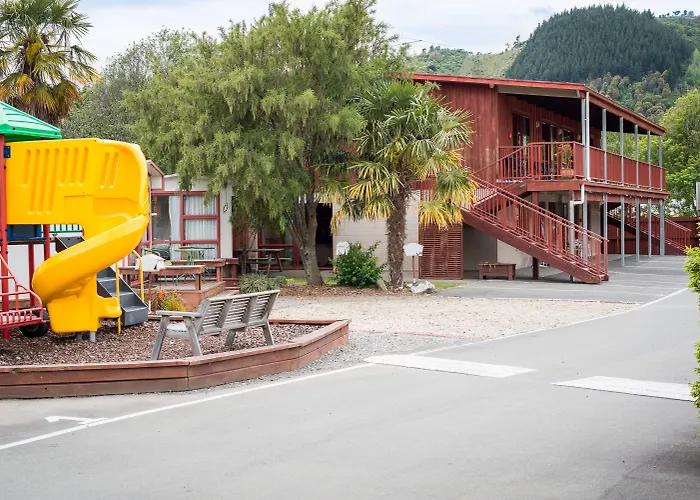 Nelson City Top 10 Holiday Park