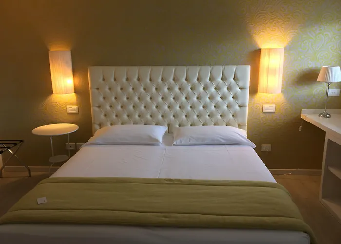 Nuova Opera Rooms & Apartments