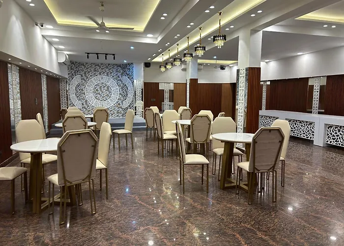 Hotel Future Inn And Banquet