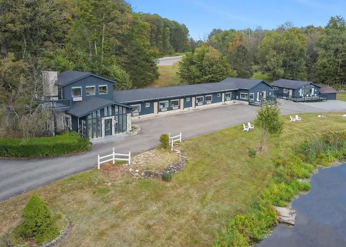 Lakelyn Lodge