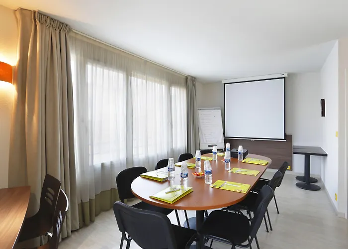 First Inn Hotel