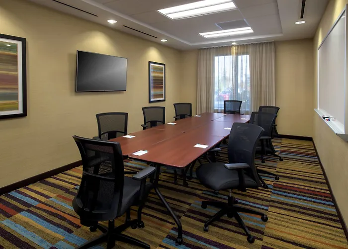 Fairfield Inn & Suites By Marriott Syracuse Carrier Circle