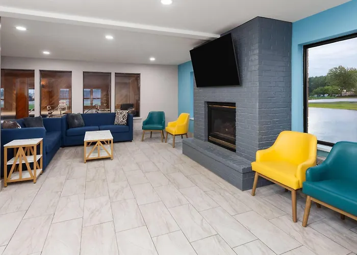 Days Inn By Wyndham Eagle River