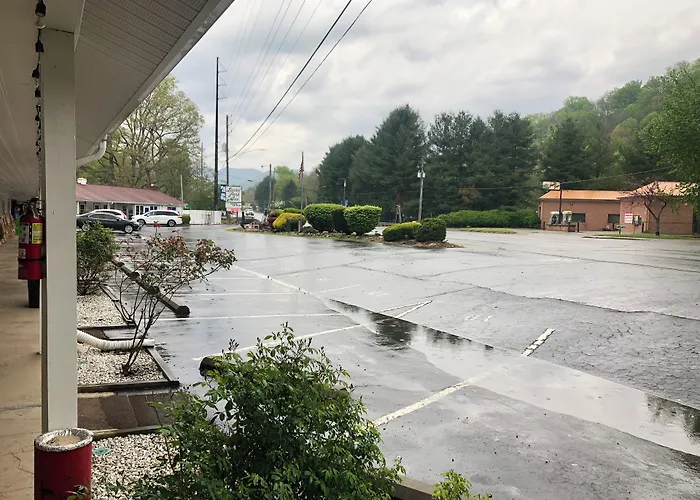 Laurel Park Inn