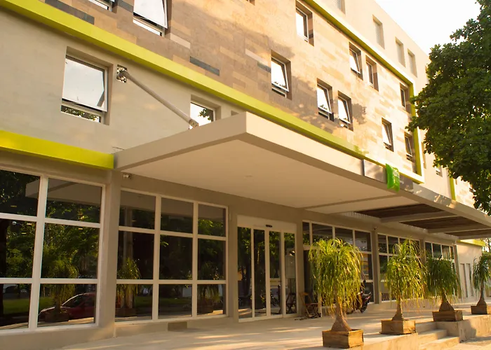 Golden Tulip Guaruja