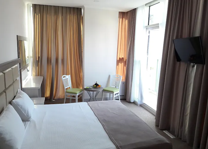 Hotel Green Glass