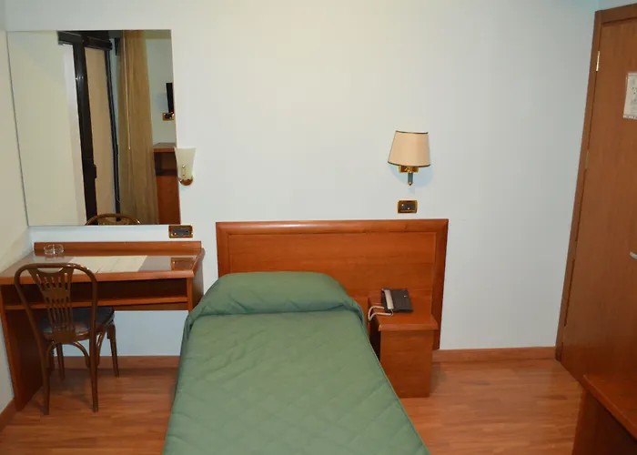 Canadian Hotel