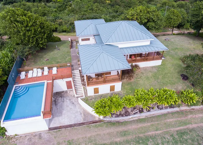 Two Bays Beach Villa, Apartment, And Studios
