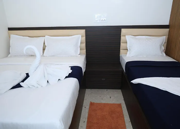 Ishta Hotel And Rooms