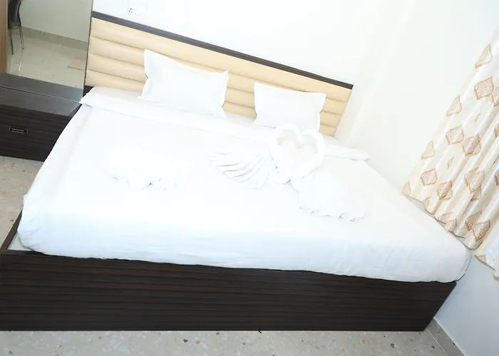 Ishta Hotel And Rooms