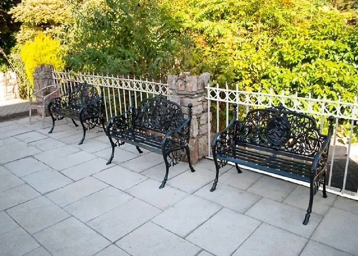 Greenway Manor Hotel