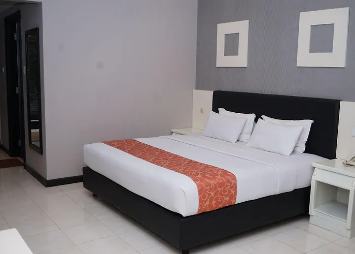 Luminor Hotel Jember By Wh