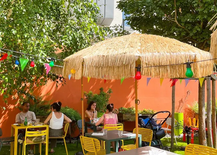 The People - Tours Hotel