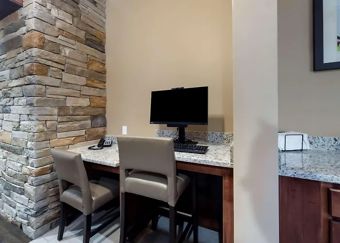 Comfort Inn & Suites Harrah