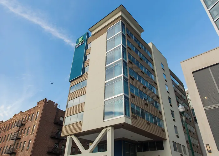 Holiday Inn Express - New Rochelle By Ihg