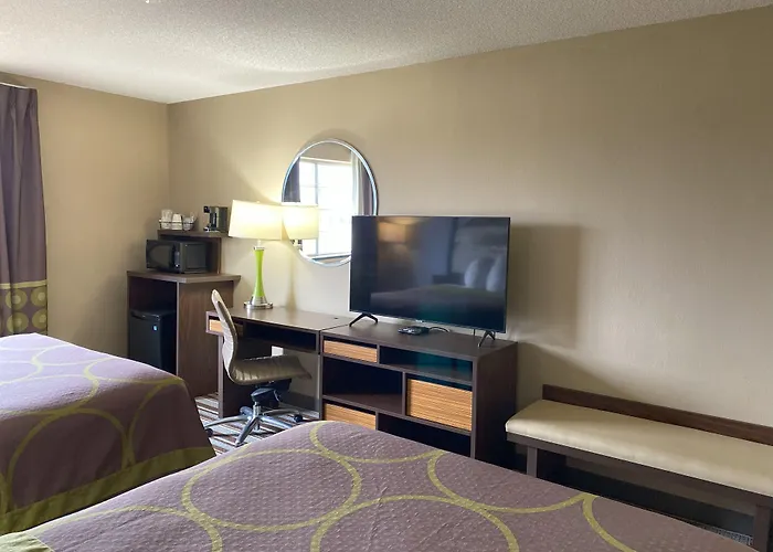Super 8 By Wyndham Winfield-Quail Ridge Area