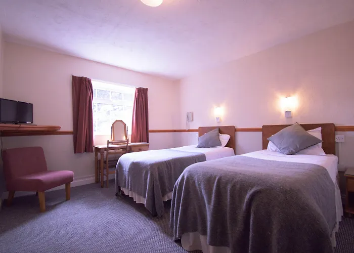 Pinegrove Hotel