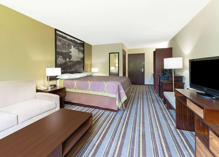 Super 8 By Wyndham Perry