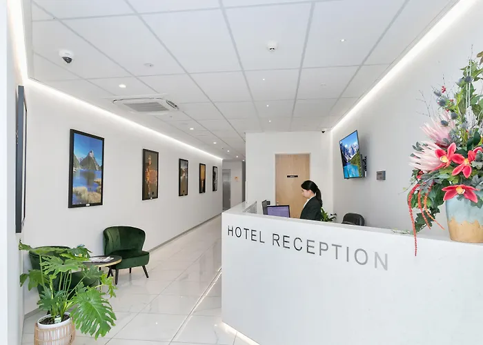 Christchurch City Hotel