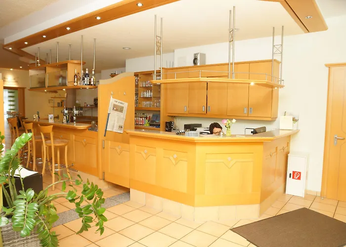 Warias Hotel Am Geiseltalsee - Naehe Merseburg Und Muecheln