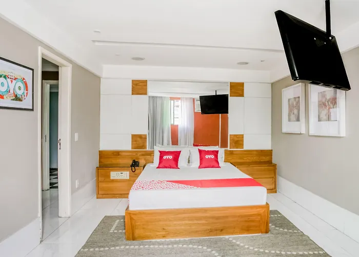OYO Nobs Hotel, São João de Meriti