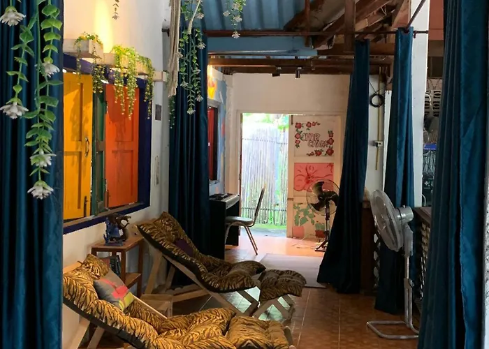 Hill Station Hostel At Chor Chaba