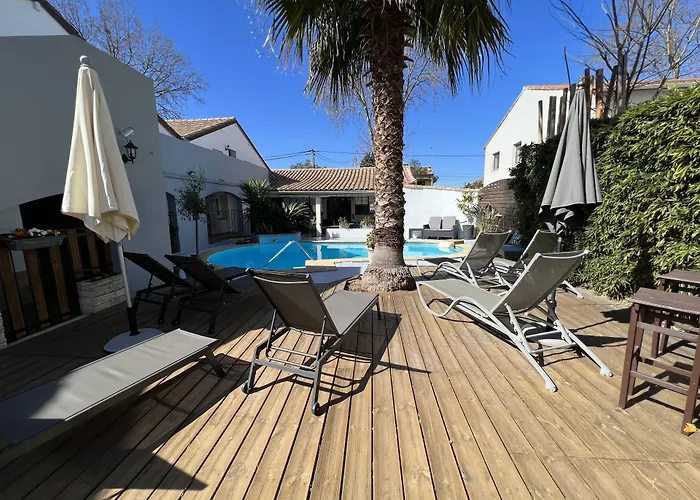 Hotel Le Medieval - Parking Inclus & Accueil Velo