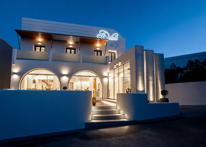 Deluxe Suites Santorini Fira 